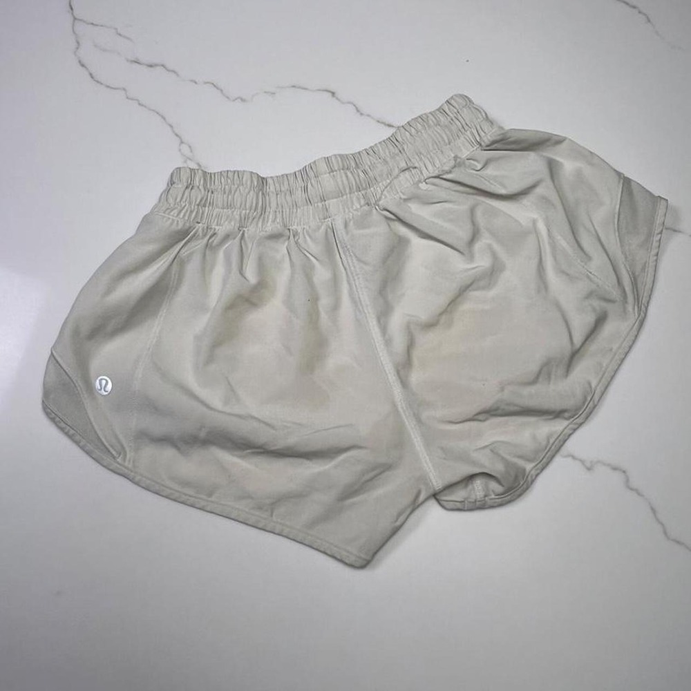 Lululemon Speed Up Shorts Womens Light Grey Smocked Waist Running Athletic